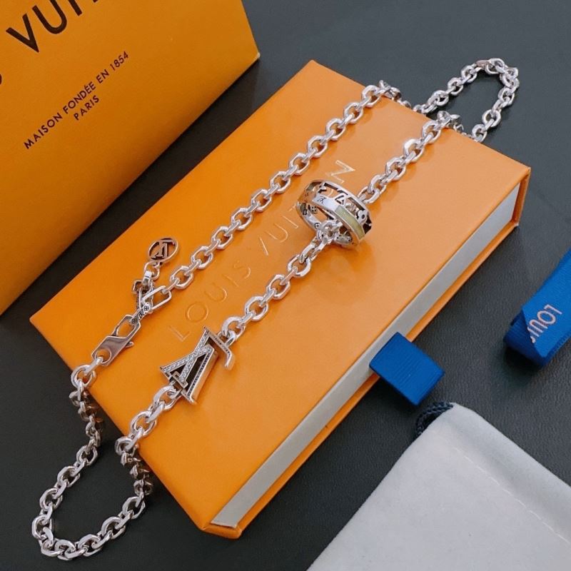 Louis Vuitton Necklaces